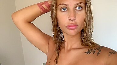 Erin James - Close Up Pussy Before Shower Onlyfans Leaked Video
